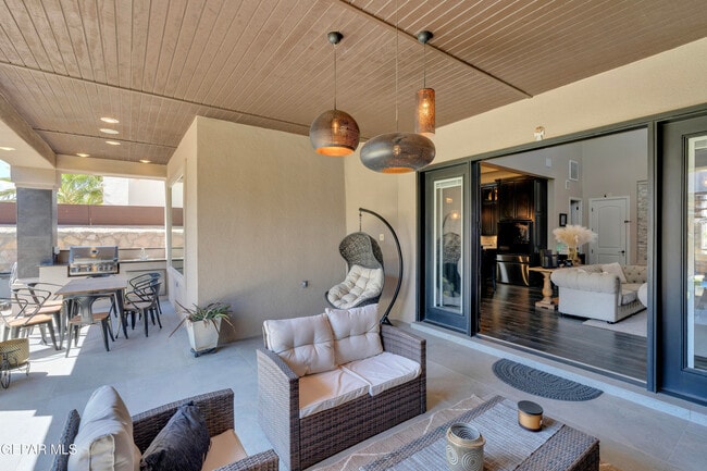 Building Photo - 14812 Long Shadow Ave