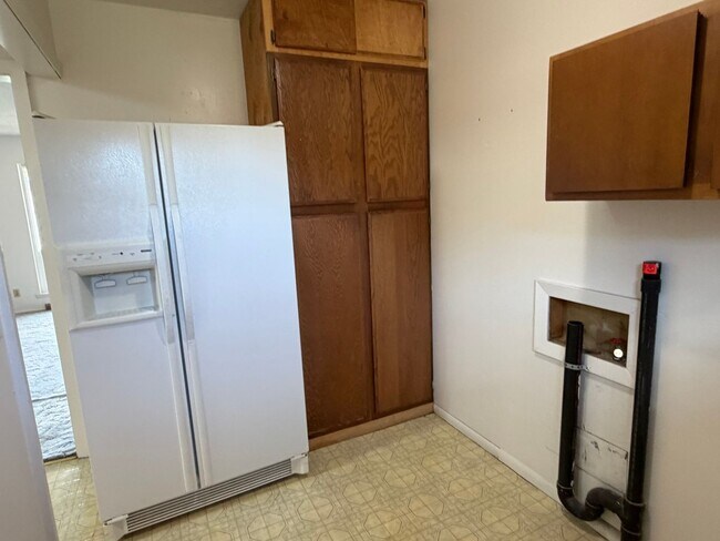 Building Photo - 2636 Hickory Dr
