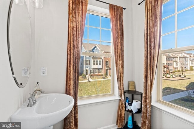 Building Photo - 9354 Barnes Lp