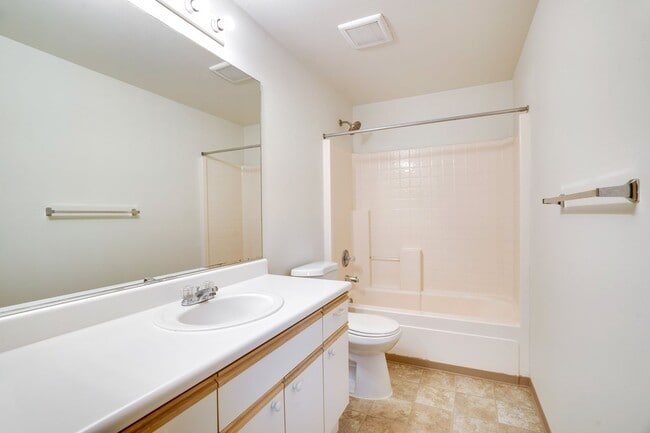 Building Photo - 3bd/2ba Duplex in Puyallup