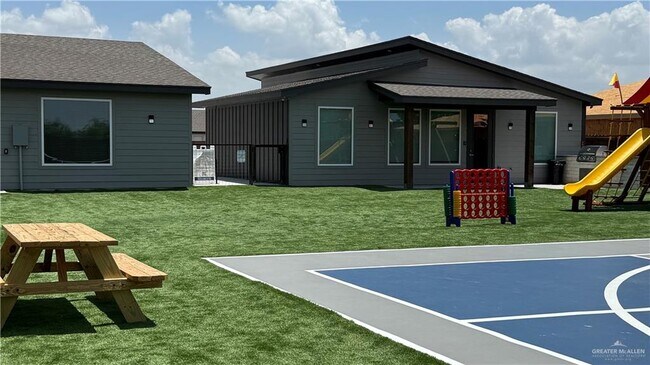 Building Photo - 24 Jenna Ln