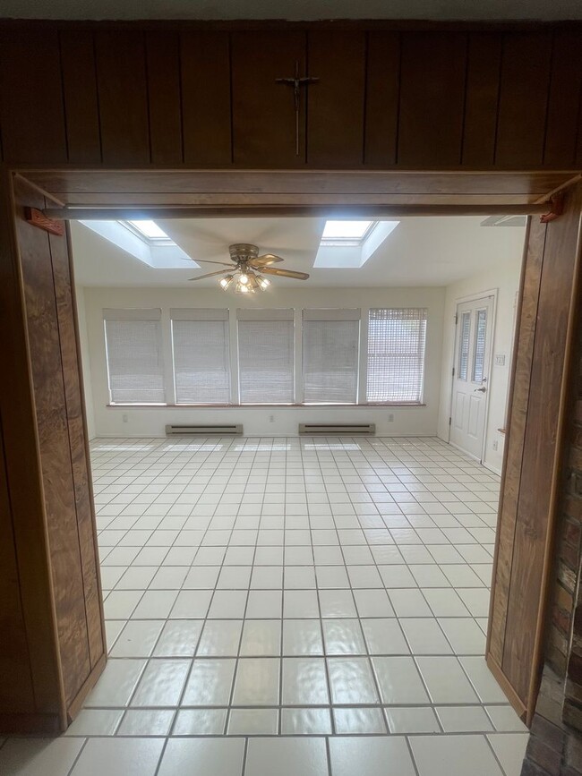 Building Photo - Charming 4 Bedroom/2 Bathroom House Near NMSU