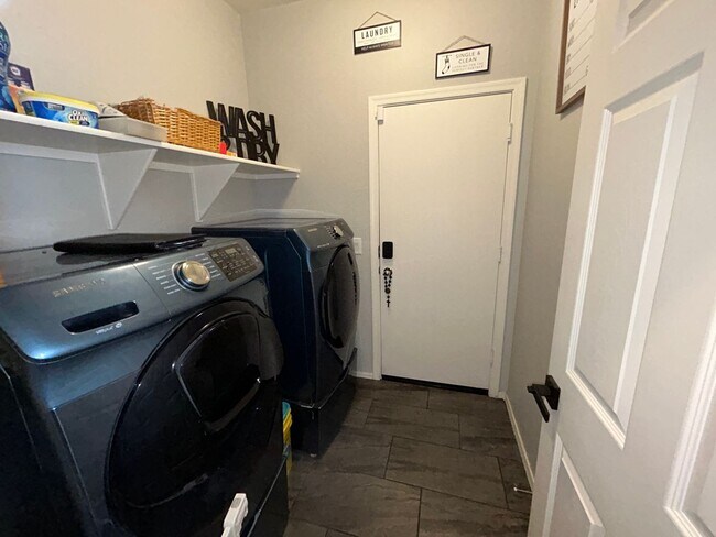 Building Photo - 17939 W Villa Chula Ln