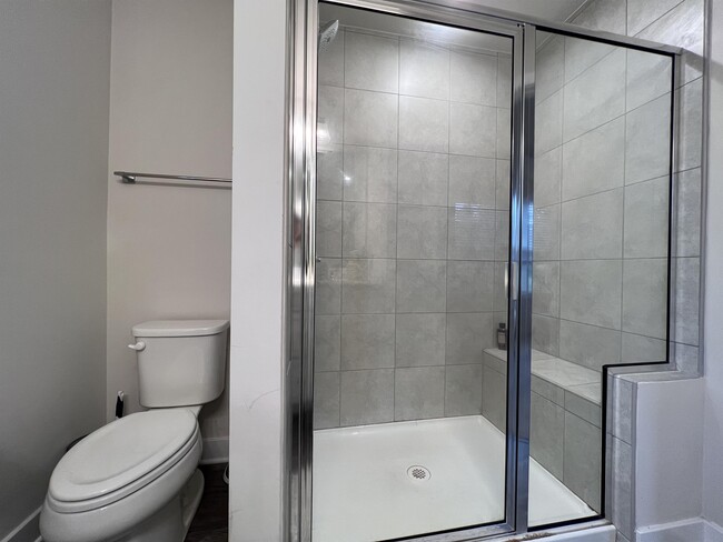 Building Photo - 217 Stonehurst Dr