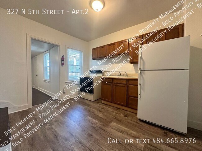 Building Photo - 327 N 5th St