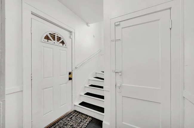 Building Photo - 1319 Marshall St