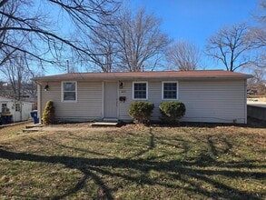 Building Photo - 645 Linden Ln