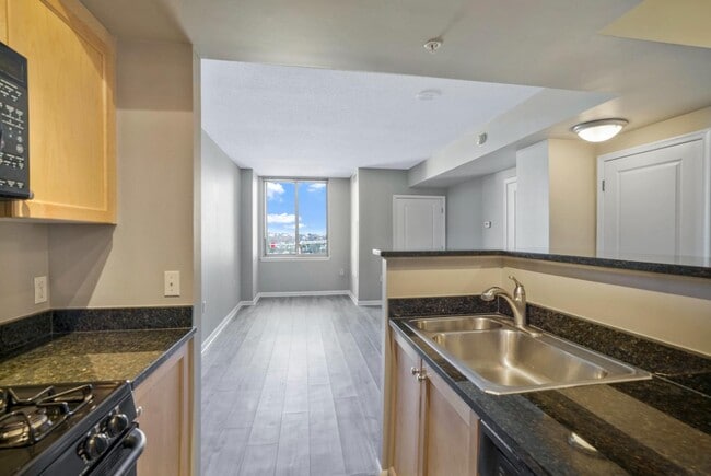 Building Photo - 851 N Glebe Rd