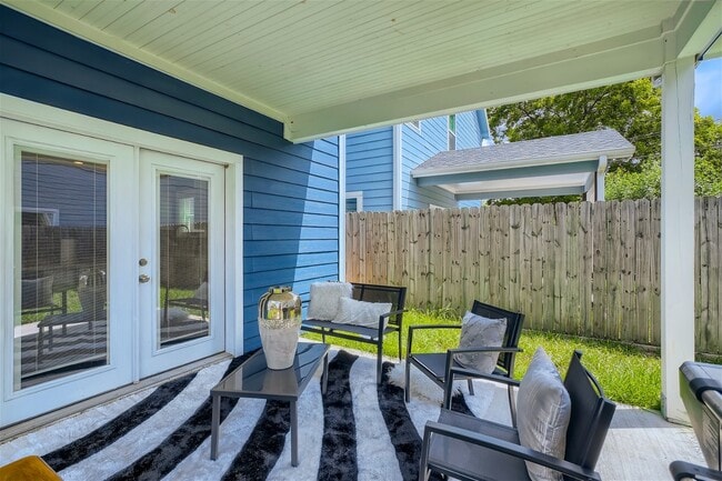 Building Photo - 3801 Oxford St