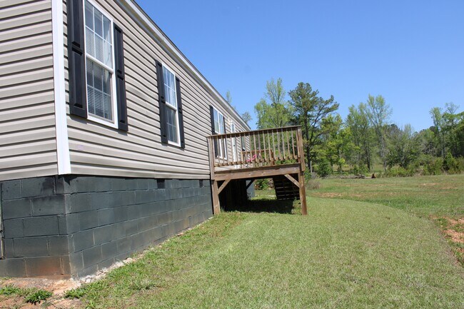 Building Photo - 818 W Grantville Rd