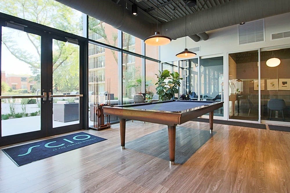 Building Photo - 900 S Ashland Ave