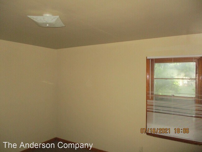 Building Photo - 3 br, 1 bath House - 2519 Crescent Dr.
