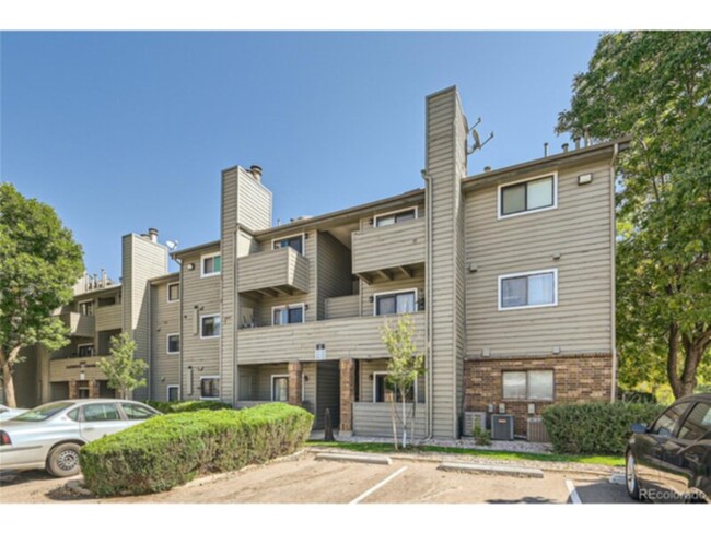 Primary Photo - 3100 S Federal Blvd