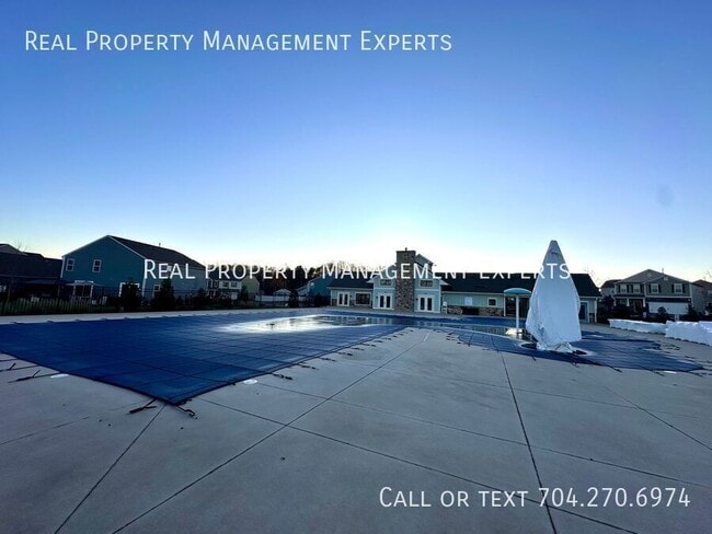 Building Photo - 278 Preston Rd