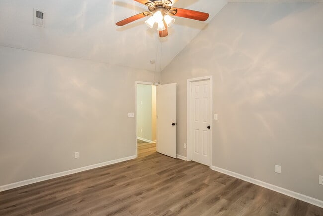 Building Photo - 8620 Warwick Crest Ln