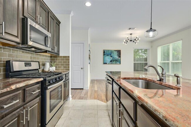 Building Photo - 4707 Rosedale Ave