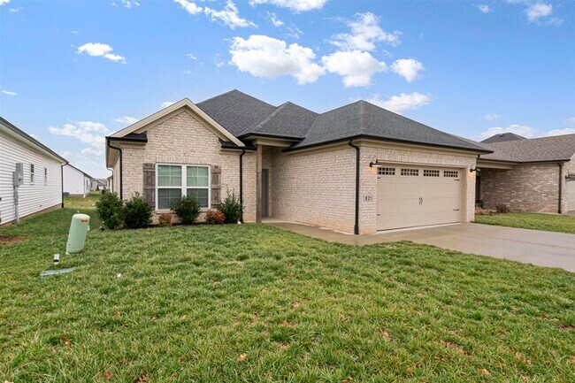 Building Photo - 821 Poplar Log Dr