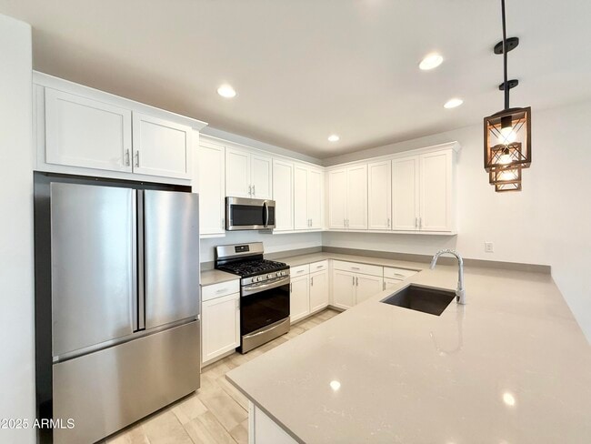 Building Photo - 3266 E Wild Dr