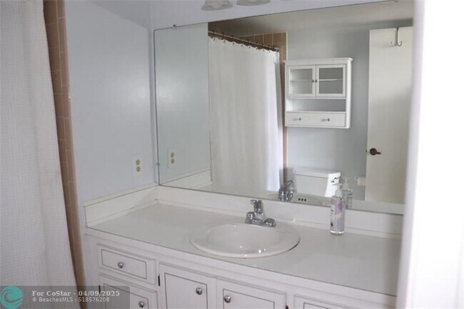 Building Photo - 3150 W Rolling Hills Cir