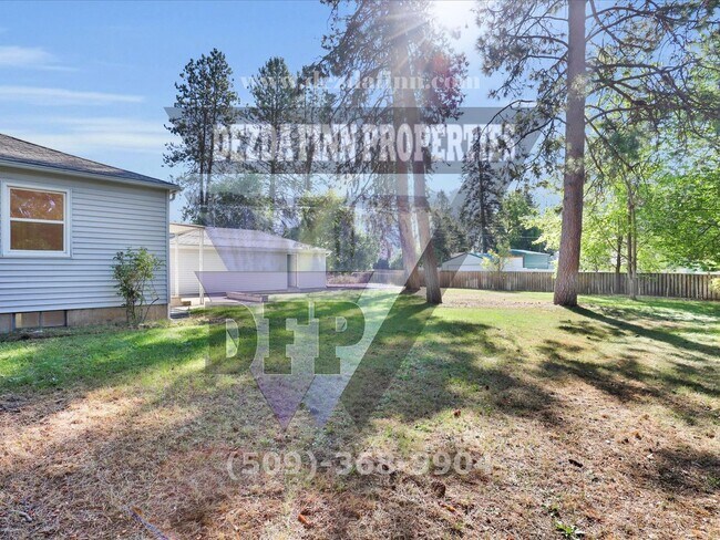 Building Photo - Charming Shadle District 3 bedroom with RV...