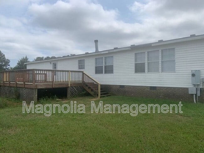 Building Photo - 453 Finch Rd