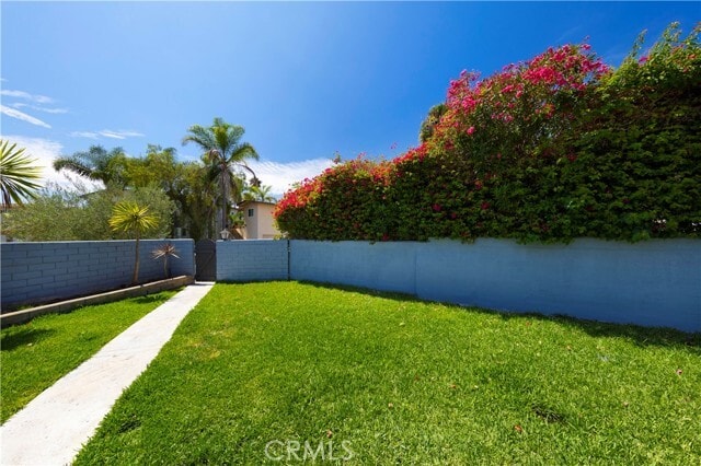 Building Photo - 210 Avenida Calafia