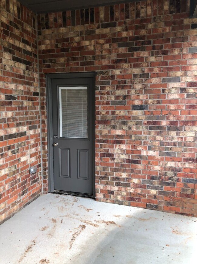 Building Photo - Stunning fully furnished 3 Bed 2.5 bath homes in The Enclave!