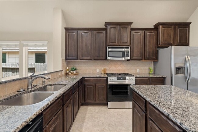 Building Photo - 4211 Ponderosa Hills Ln