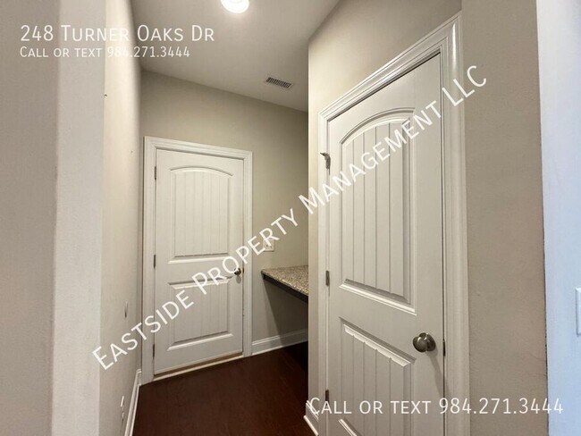 Building Photo - 248 Turner Oaks Dr