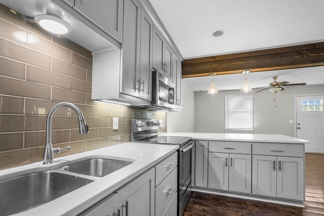 Building Photo - 212 Morganmeade Ct