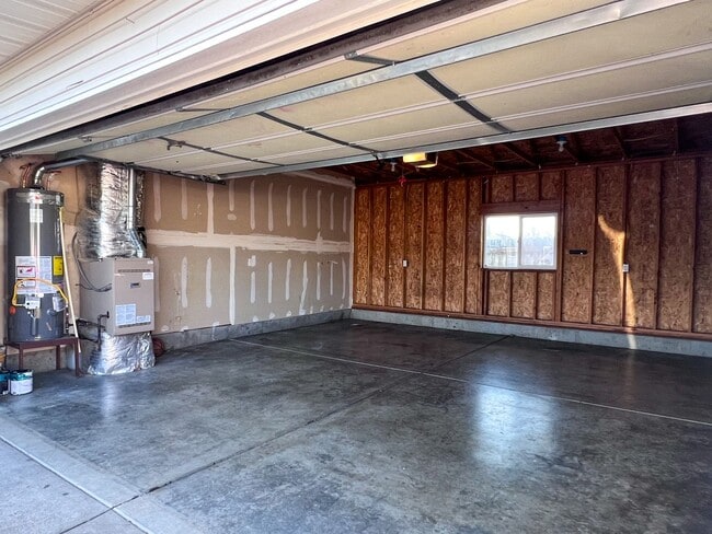 Building Photo - OWN190