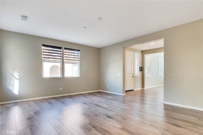 Building Photo - 4959 Camarillo Ln