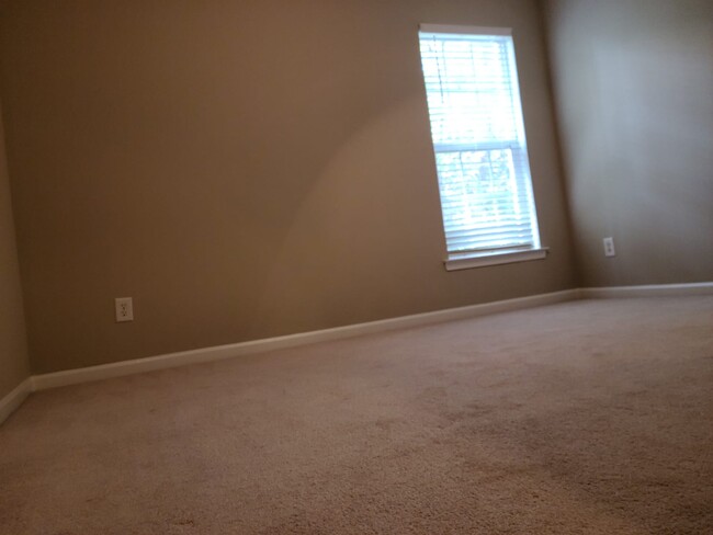 Building Photo - 10240 Blakeney Preserve Dr