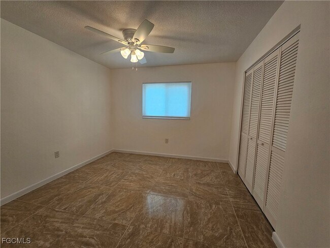 Building Photo - 702 Joel Blvd