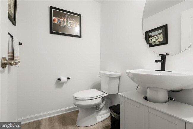 Building Photo - 1624 Aster Ln