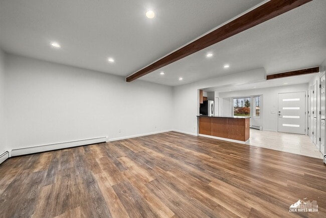 Building Photo - 6627 Zurich St