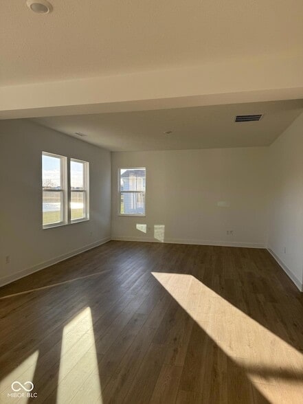 Building Photo - 7581 Fallsworth Dr