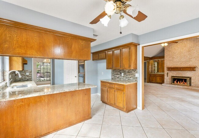 Building Photo - 3926 Oak Gardens Dr