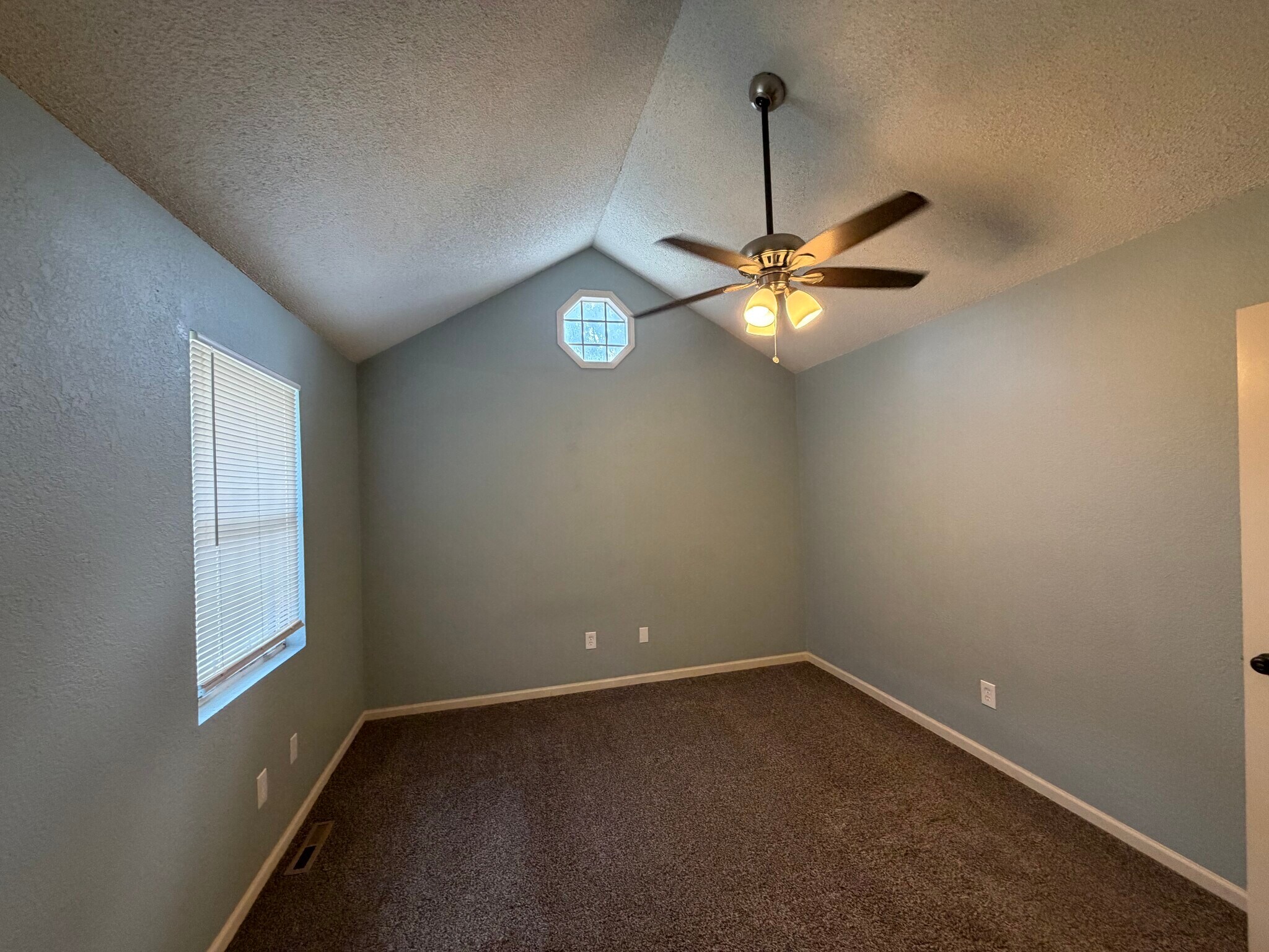 2nd large bedroom with walk-in closet - 1203 NW 6th Terrace