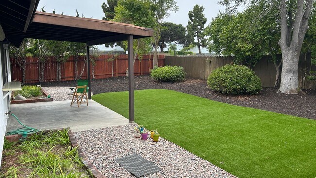 Building Photo - Charming 3-Bed, 2-Bath Home with Spacious ...