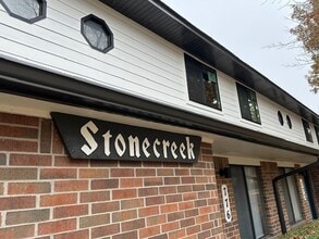 Building Photo - 776 N Storer Ave