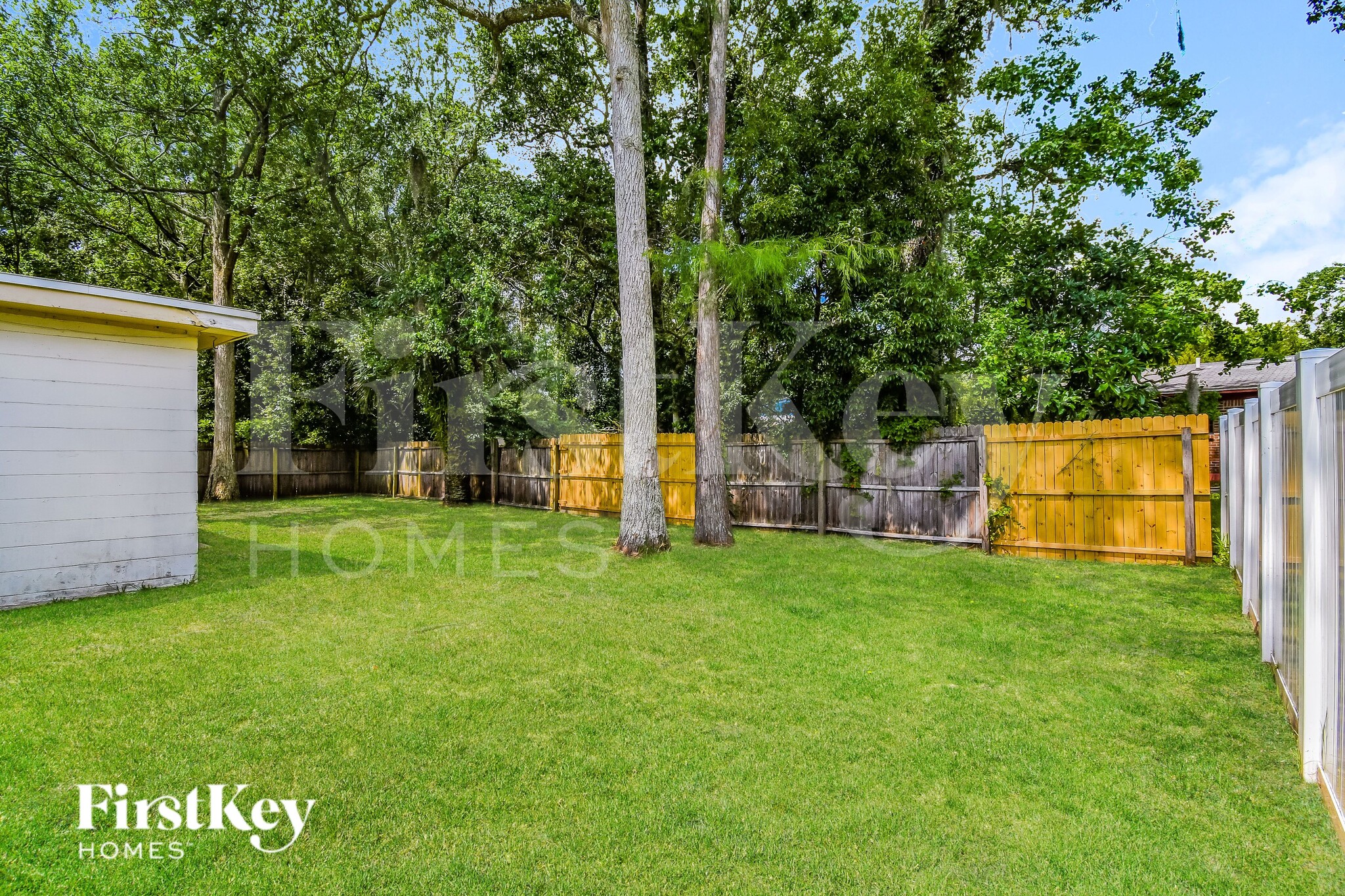 Building Photo - 4476 Jade Dr W