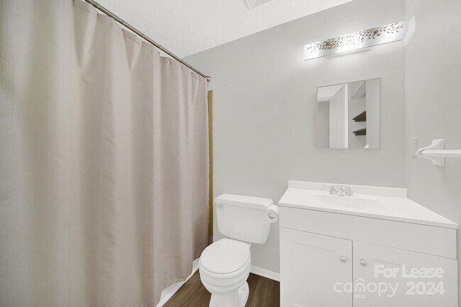 Building Photo - 6230 Holly Knoll Dr