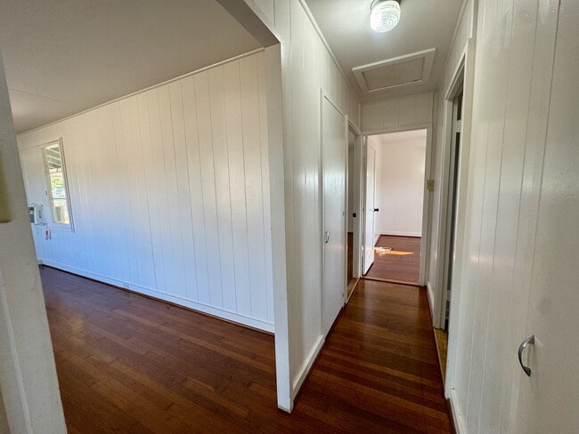 Building Photo - 829 Nanakai Pl
