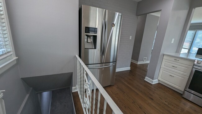 Building Photo - ?? Spacious 3BR Ranch | District 57 & Pros...