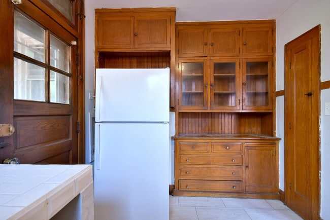 Building Photo - 5900 W Ohio St