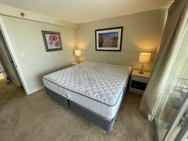 Building Photo - Furnished 1 Bedroom Island Colony Great Amenities!