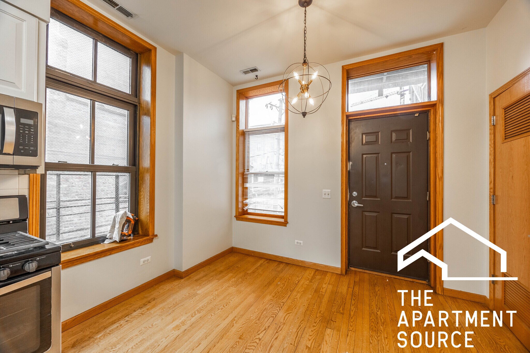 Building Photo - 515 N Racine Ave