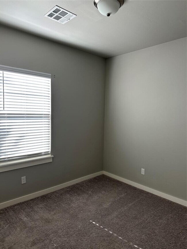 Building Photo - 14328 Peach Tree Dr