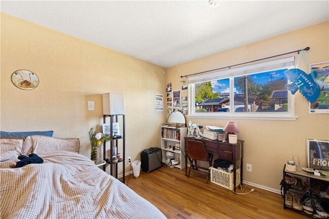 Building Photo - Updated 4bd/3ba House Right Off of Highland Dr